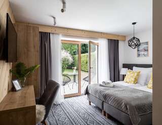 Отели типа «постель и завтрак» Villa Górska Ski & Bike Висла Двухместный номер с 1 кроватью и террасой-1